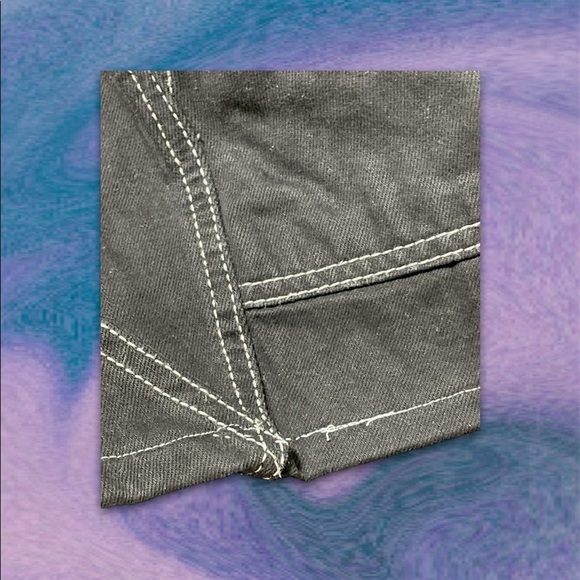 ♥︎ BDG High-Waisted Contrast Stitch Skate Shorts ♥︎ - Picture 4 of 5